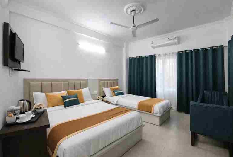 Deluxe Triple Room - Image 3